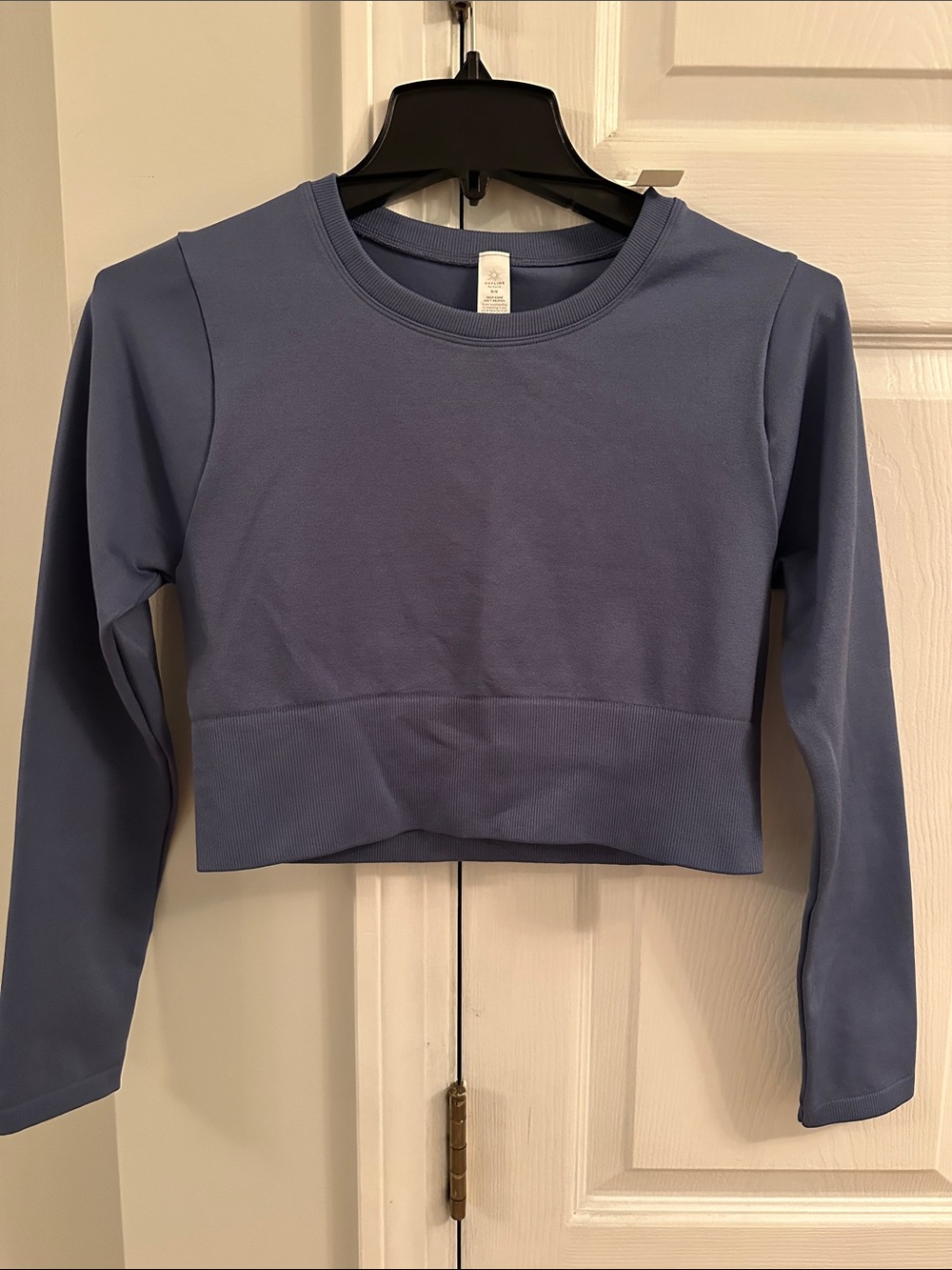 Offline by Aerie Cropped Longsleeve Bodycon Activewear Top- NWT! Size M